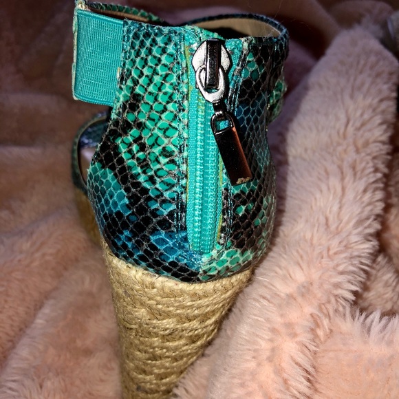 Nine & Co. teal/green snake print espadrilles - Picture 3 of 5